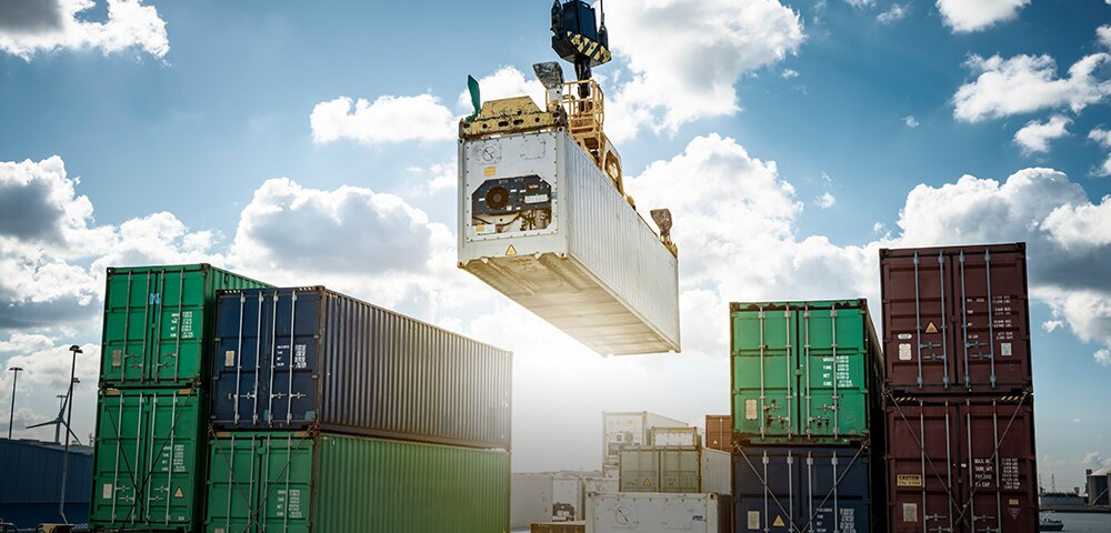 <p>In 2022, middle market businesses are cautiously optimistic</p>