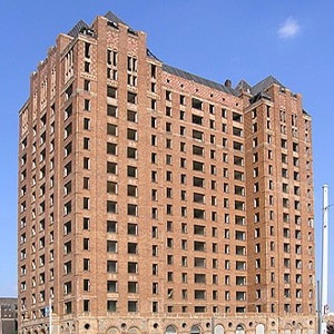 Lee Plaza