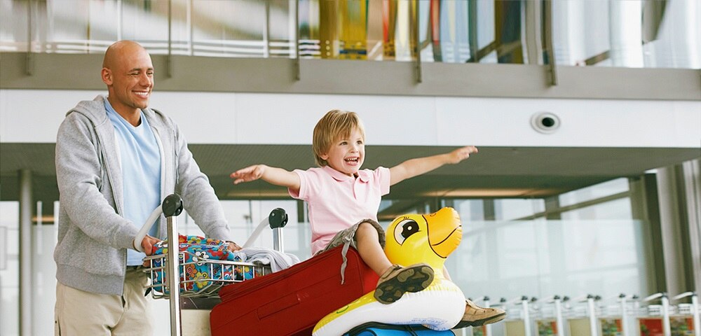 6 Airline Travel Tips to Make Your Family Vacation More Affordable