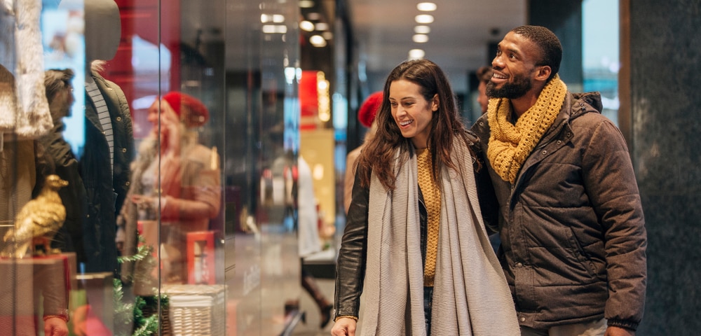 <p>6 Holiday Budgeting Tips to Help You Save Money While You Celebrate</p>