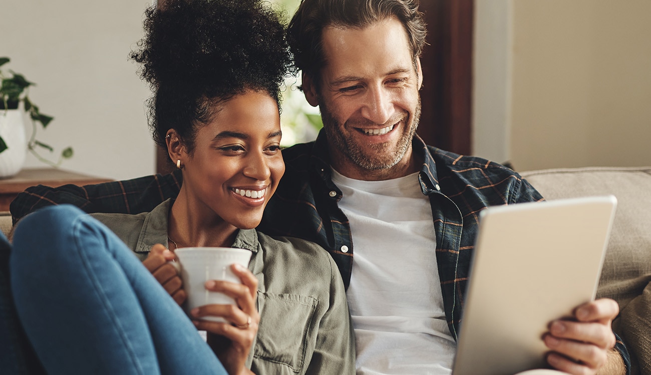 <p>What Is a Joint Bank Account, and Is It Right for You?</p>
